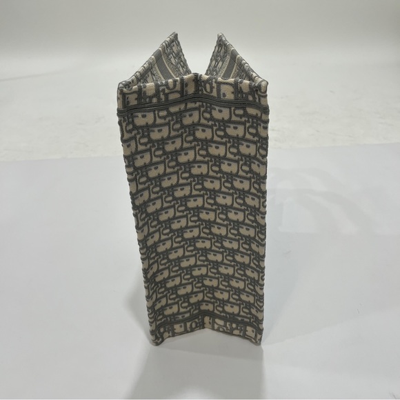 Christian Dior Medium Dior Book Tote Bag
Copy Luxury Designer - Picture 9 of 13